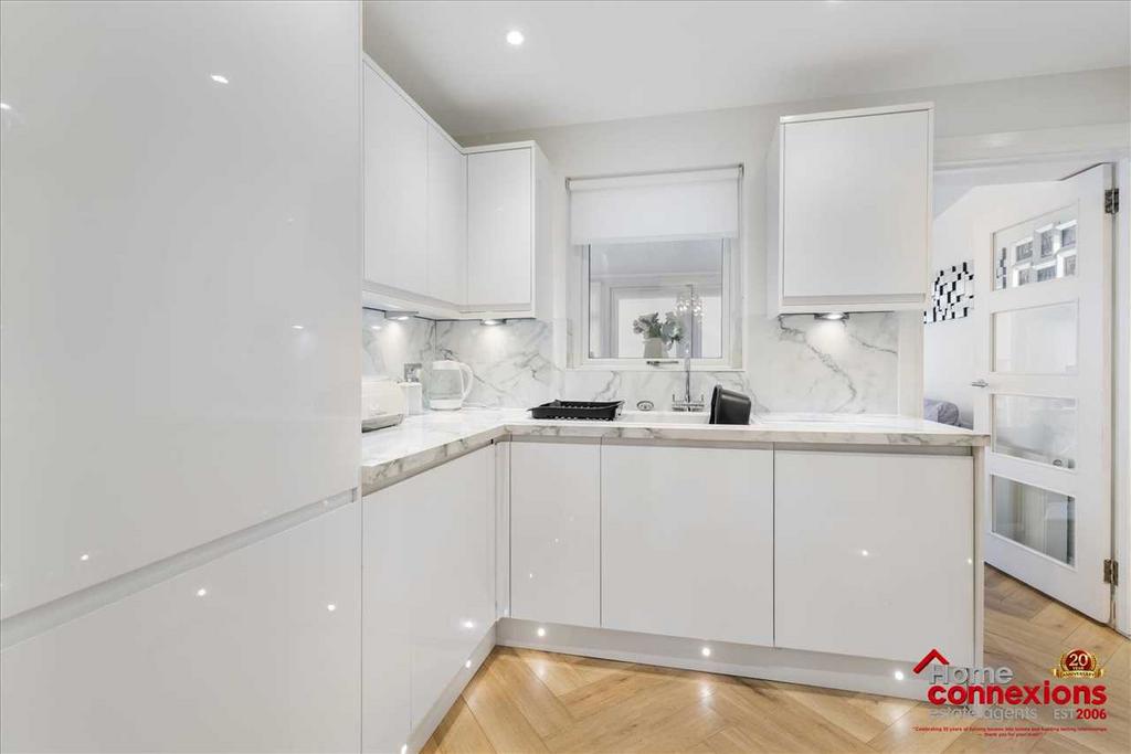 Kitchen (2)