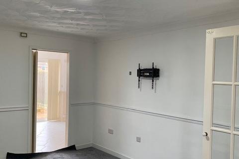 3 bedroom terraced house to rent, Biddisham Close, Nailsea, Bristol, Somerset, BS48
