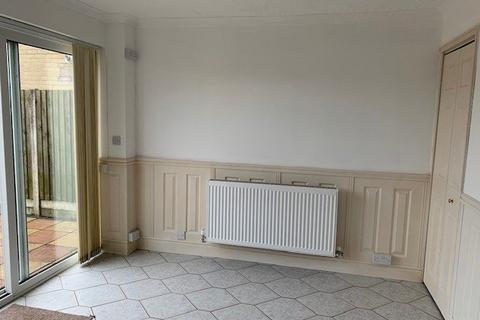 3 bedroom terraced house to rent, Biddisham Close, Nailsea, Bristol, Somerset, BS48