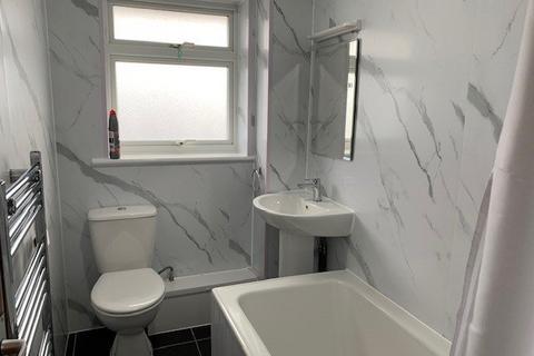 3 bedroom terraced house to rent, Biddisham Close, Nailsea, Bristol, Somerset, BS48