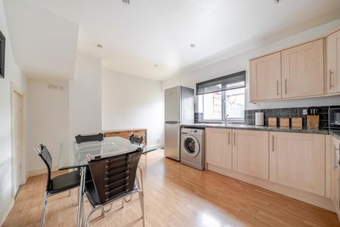 2 bedroom semi-detached house for sale, Brading Avenue, Grantham, Lincolnshire, NG31