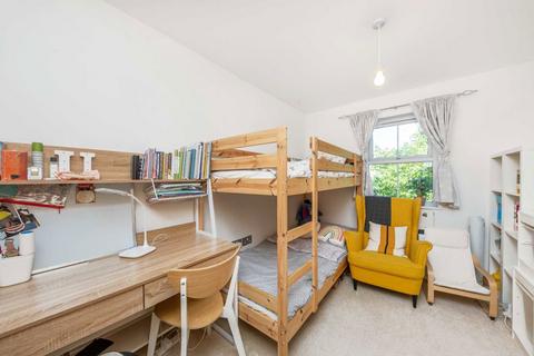 undefined, Skerne Walk, Kingston Upon Thames KT2