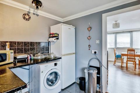 2 bedroom flat for sale, Downland Place, Adastral Road, Poole, Dorset, BH17