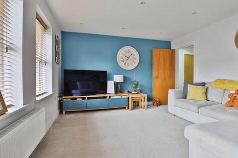 2 bedroom flat for sale, Bournemouth Road, Poole, Dorset, BH14