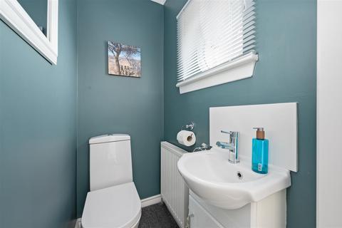 undefined, 7 Springwood, Dunfermline, KY11 8TT