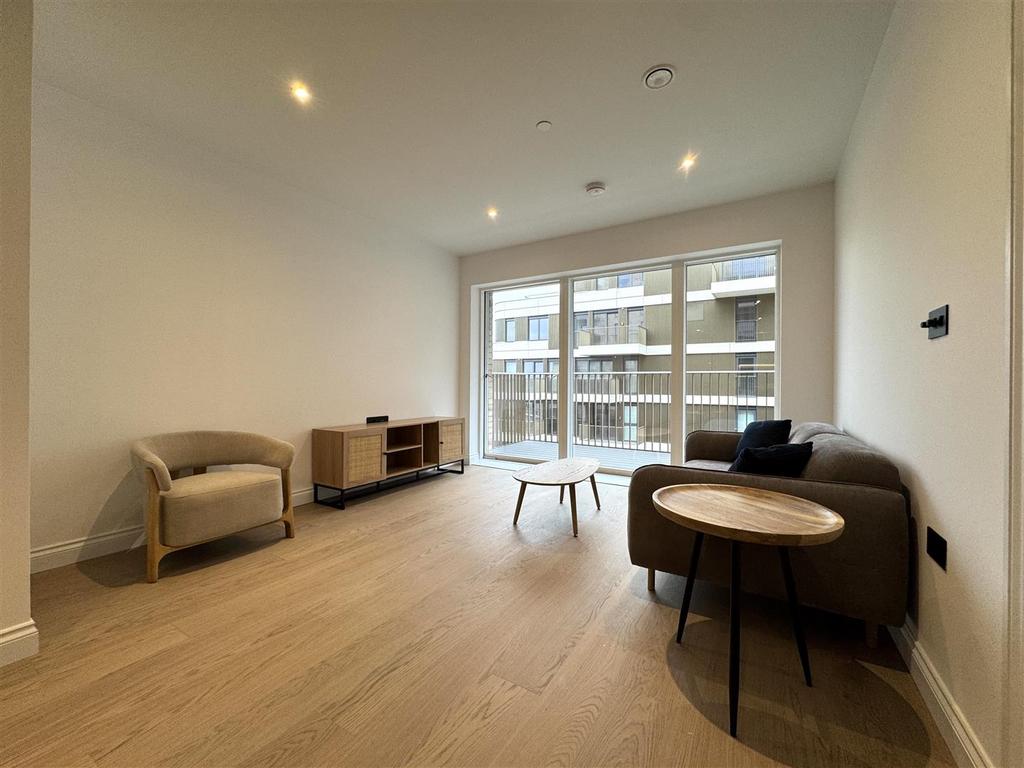 Living Area pic 6.jpeg