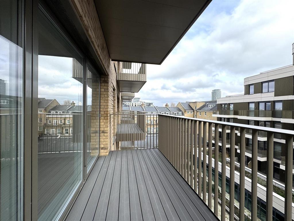 Balcony pic 3.jpeg