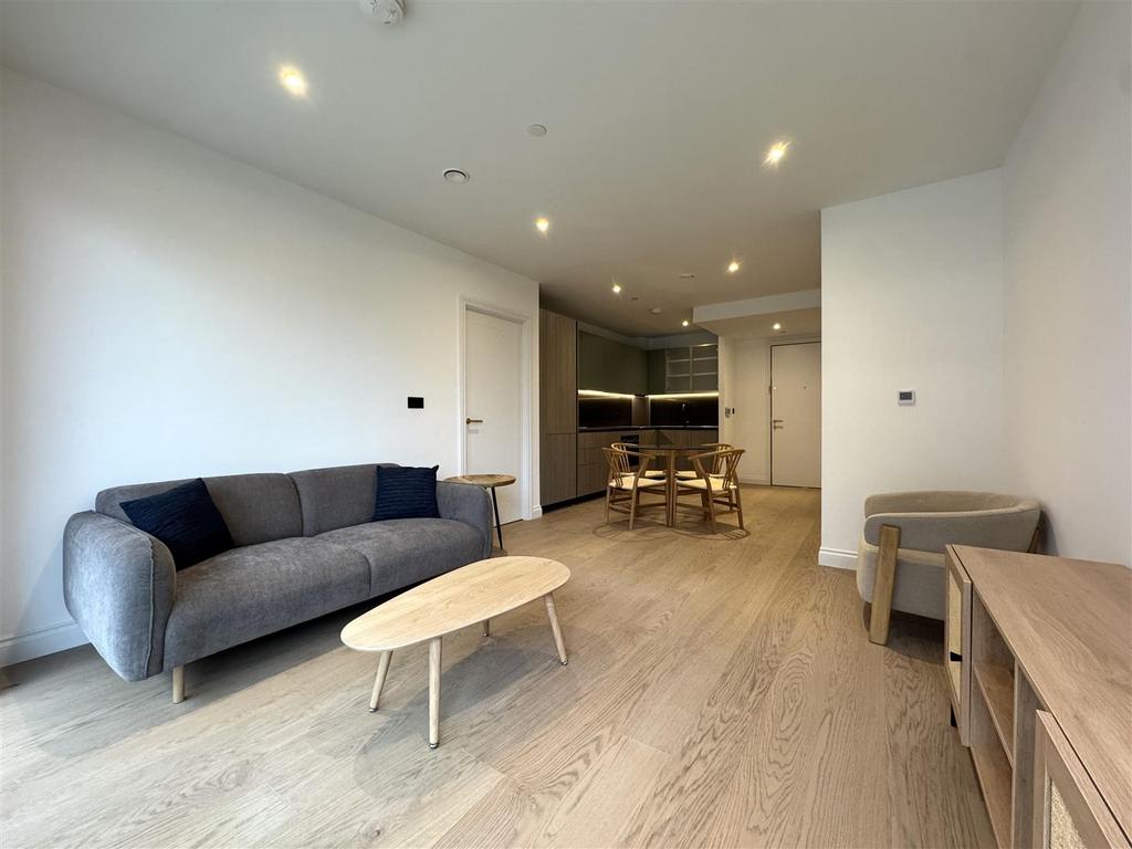 Living Area pic 8.jpeg