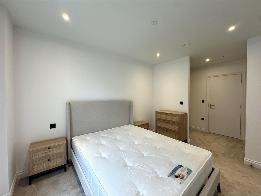 Bedroom pic 8.jpeg