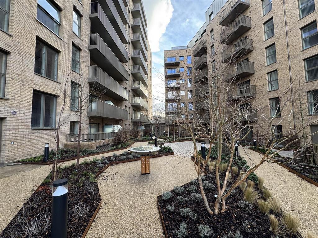 Courtyard pic 8.jpeg