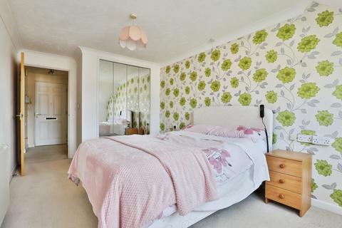 1 bedroom flat for sale, Regency Crescent, CHRISTCHURCH, Dorset, BH23