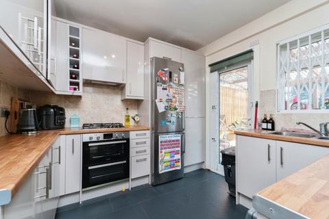 3 bedroom maisonette for sale, Tamworth Lane, Mitcham, CR4
