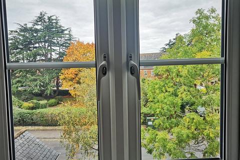 2 bedroom flat for sale, Regency Crescent, Christchurch, Dorset, BH23