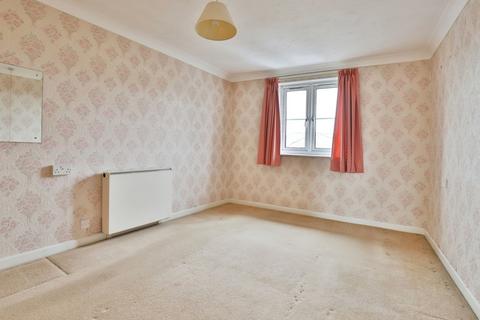 2 bedroom flat for sale, Regency Crescent, Christchurch, Dorset, BH23
