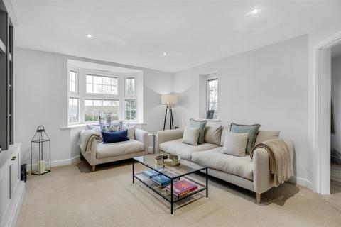 3 bedroom detached house for sale, Simcoe Close, Earls Barton, Northampton