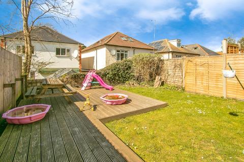 3 bedroom flat for sale, Richmond Park Avenue, QUEENS PARK, Bournemouth, Dorset, BH8