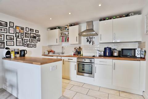 2 bedroom flat for sale, Lowther Road, CHARMINSTER, Bournemouth, Dorset, BH8