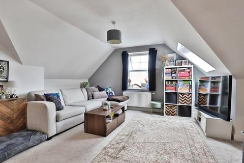 2 bedroom flat for sale, Lowther Road, CHARMINSTER, Bournemouth, Dorset, BH8