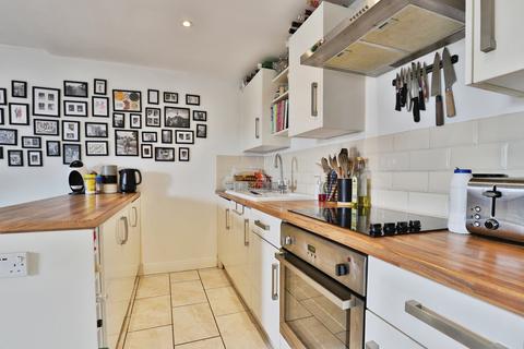 2 bedroom flat for sale, Lowther Road, CHARMINSTER, Bournemouth, Dorset, BH8