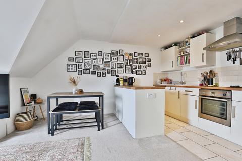 2 bedroom flat for sale, Lowther Road, CHARMINSTER, Bournemouth, Dorset, BH8