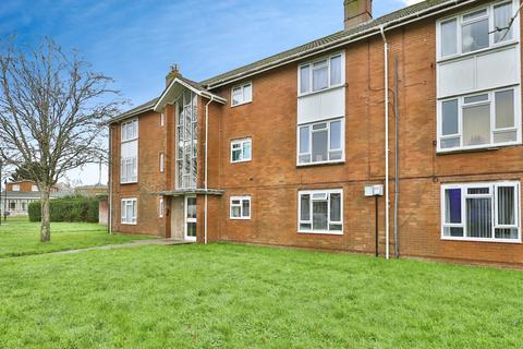 Moore Avenue, BOURNEMOTUH, Dorset, BH11