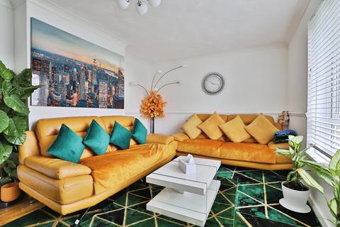 2 bedroom flat for sale, Moore Avenue, BOURNEMOTUH, Dorset, BH11
