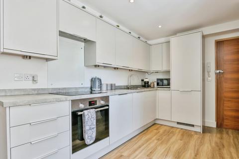 1 bedroom flat for sale, Queens Park Avenue, Bournemouth, Dorset, BH8