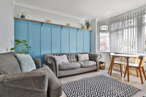 2 bedroom flat for sale, Draycott Road, Bournemouth, Dorset, BH10