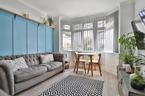 2 bedroom flat for sale, Draycott Road, Bournemouth, Dorset, BH10