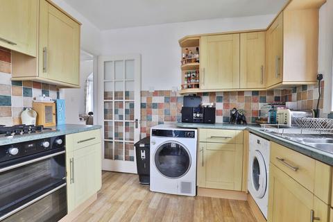 2 bedroom bungalow for sale, Durdells Avenue, BEARCROSS, Bournemouth, Dorset, BH11