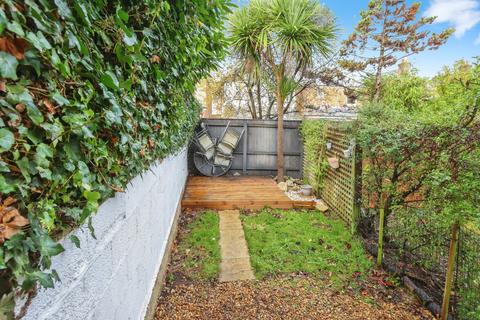 2 bedroom flat for sale, Green Road, CHARMINSTER, Bournemouth, Dorset, BH9
