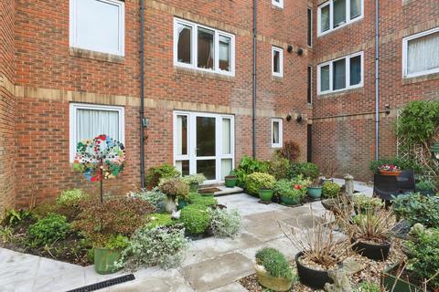 1 bedroom flat for sale, Queens Park West Drive, QUEENS PARK, Bournemouth, Dorset, BH8