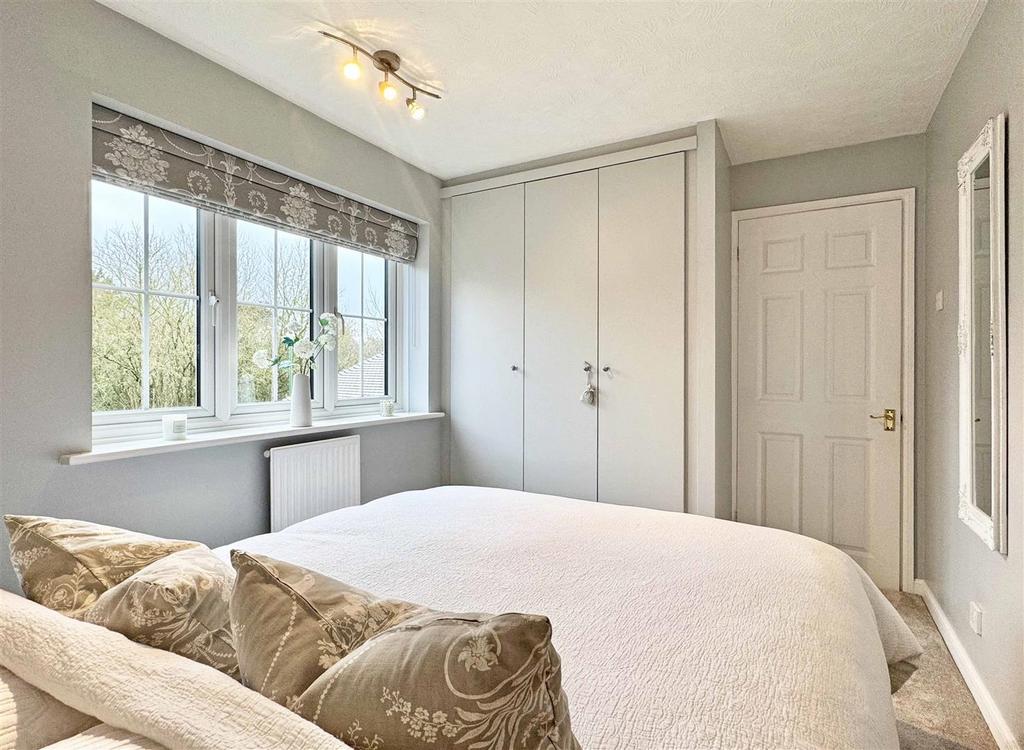 Bedroom 4b.jpg