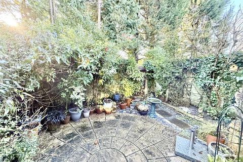 3 bedroom end of terrace house for sale, Oakwood Road, Christchurch BH23