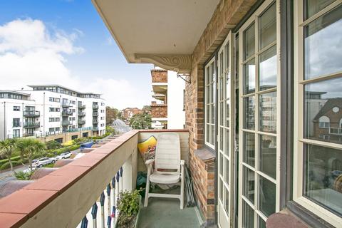 3 bedroom flat for sale, Sea Road, Boscombe, Bournemouth, BH5