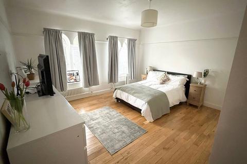 2 bedroom flat for sale, Sea Road, Boscombe, Bournemeouth, Dorset, BH5