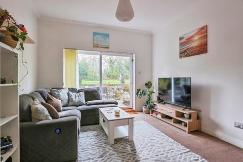 2 bedroom flat for sale, 39, Chinegate Manor, BOURNEMOUTH, Dorset, BH1