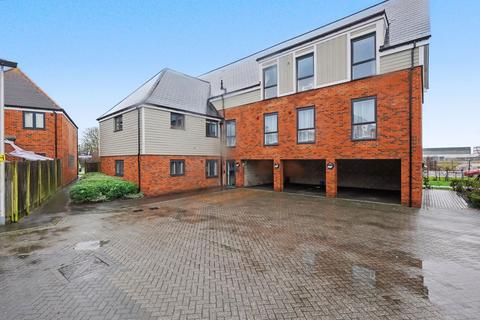 1 bedroom ground floor flat for sale, Beaufighter Close, Chatham ME4