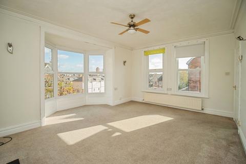 2 bedroom flat for sale, Kirtleton Avenue, Weymouth, Dorset, DT4