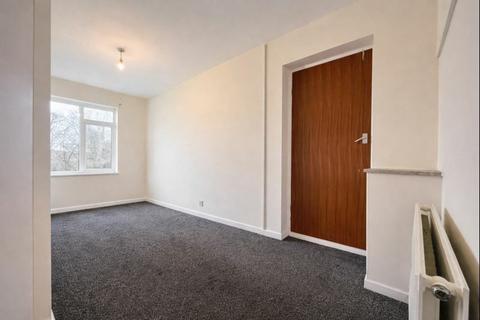 3 bedroom flat to rent, 3 Bedroom Flat To Let - HP11