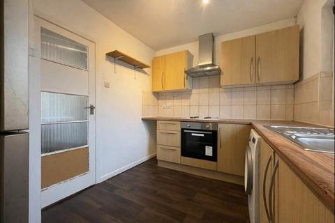 3 bedroom flat to rent, 3 Bedroom Flat To Let - HP11