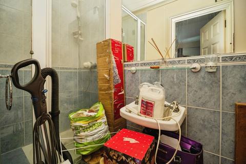 2 bedroom flat for sale, Melcombe Avenue, Weymouth, Dorset, DT4