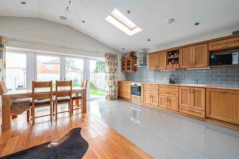 undefined, Worple Avenue, Surrey TW18