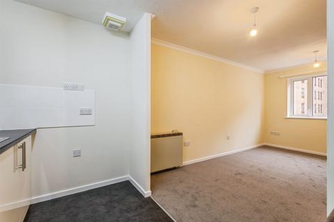 2 bedroom retirement property to rent, 13 Birnbeck Court, Carlton Street BS23