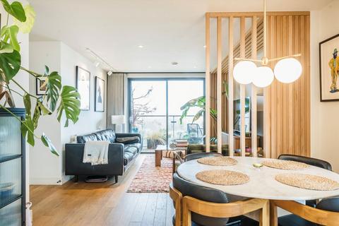 2 bedroom flat for sale, Essex Wharf, London E5