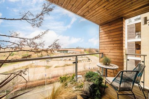 2 bedroom flat for sale, Essex Wharf, London E5