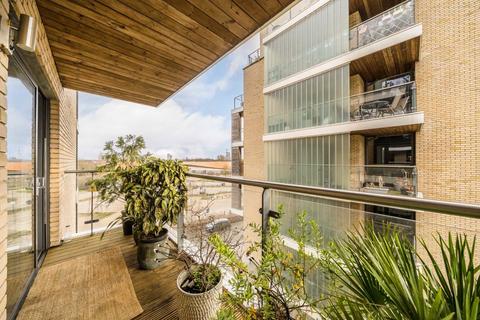2 bedroom flat for sale, Essex Wharf, London E5