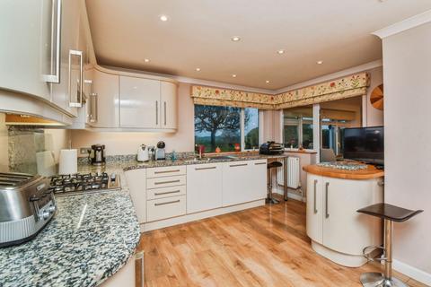 undefined, West Bradley, Glastonbury, Somerset, BA6