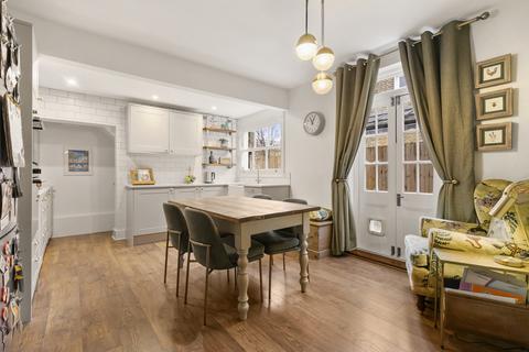 2 bedroom apartment for sale, Burnbury Road, SW12