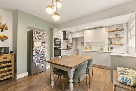 2 bedroom apartment for sale, Burnbury Road, SW12